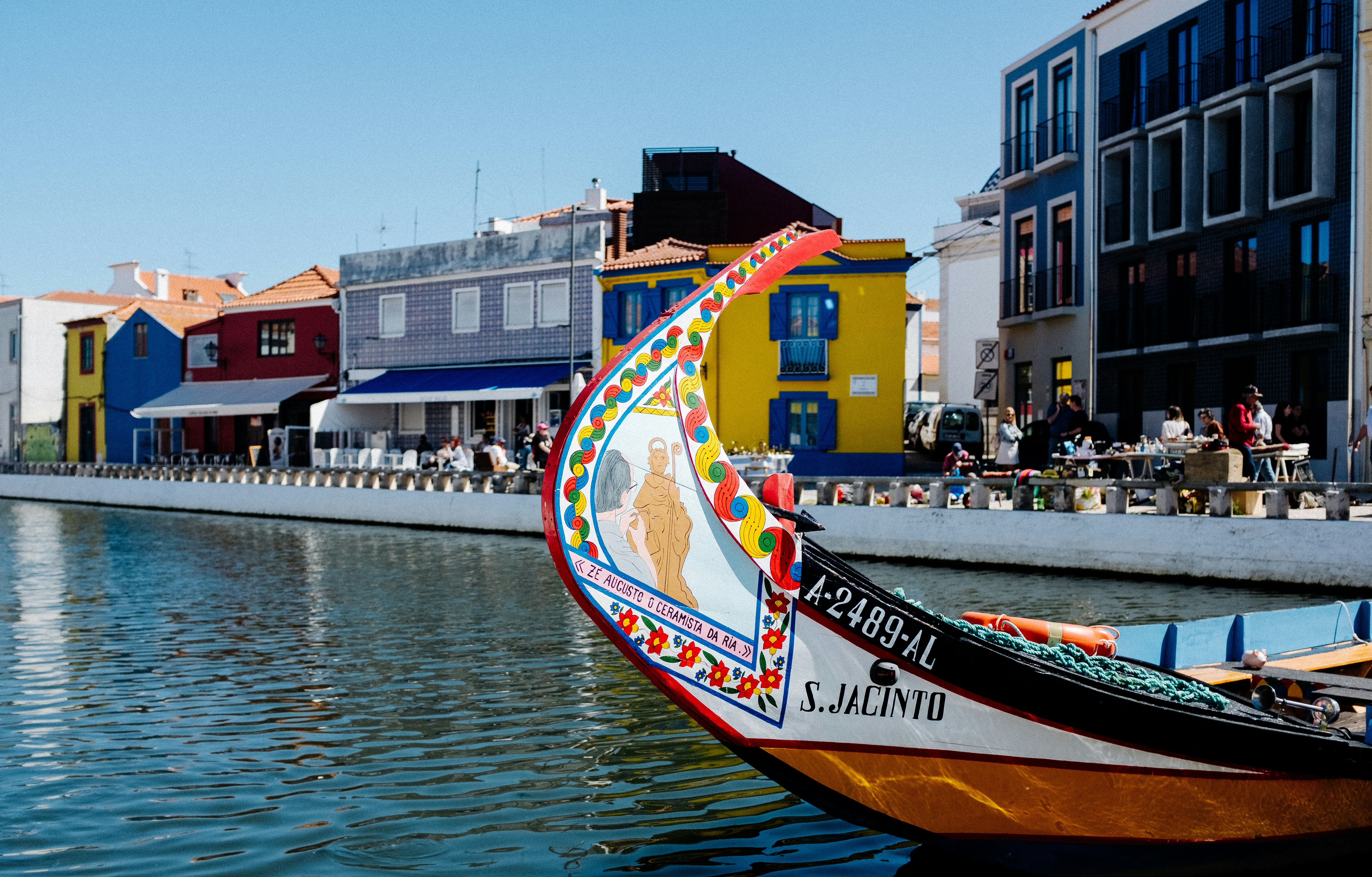 Canais e casas coloridas de Aveiro